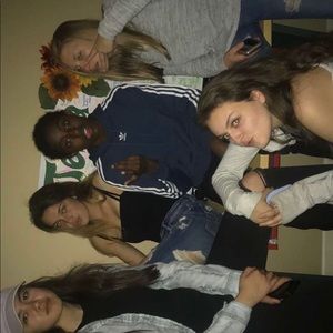 Meet your Posher, Ariana